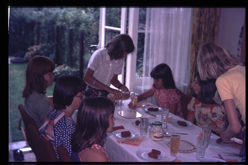 23.Delft aug 1975 Jeanette,Marijke,Yvonne,Hester,Brigitte,Mar.JPG